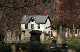 The 25 Most Haunted Places in America - Haunted Places Near Me