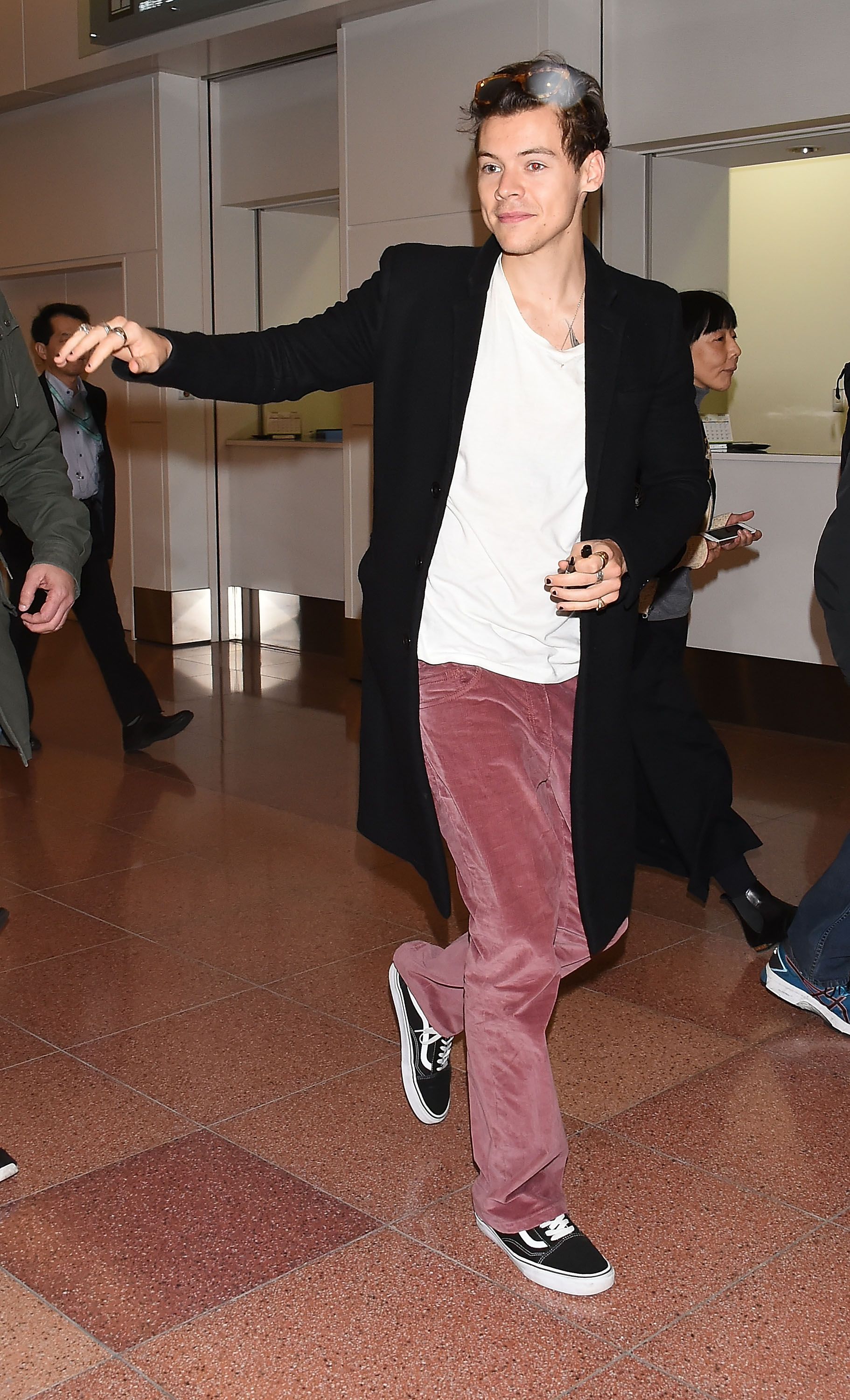 harry styles in sweatpants