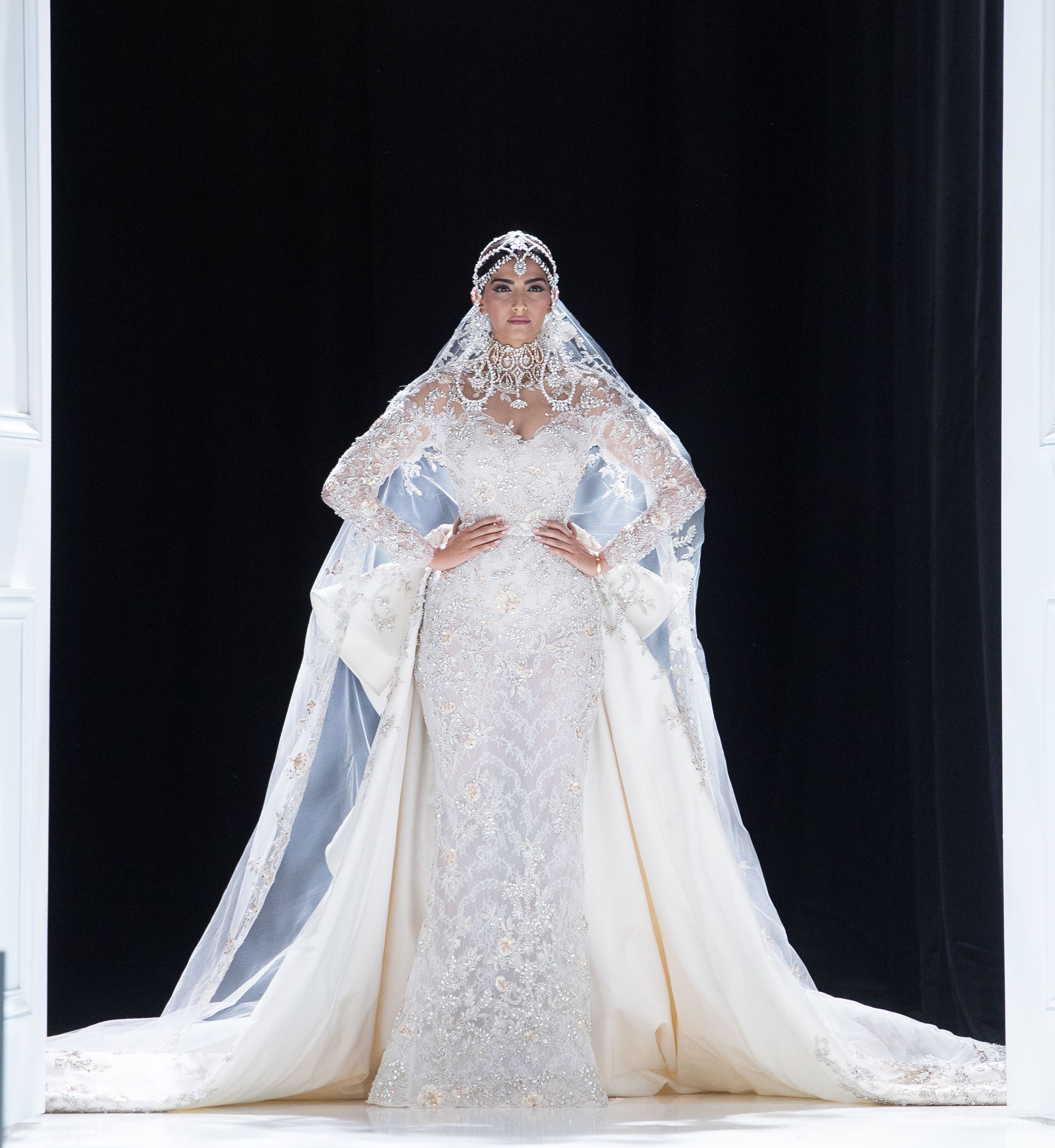 photo Veiled US designer dreams of alternative fashion modern collection photo Veiled US designer dreams of alternative fashion modern collection