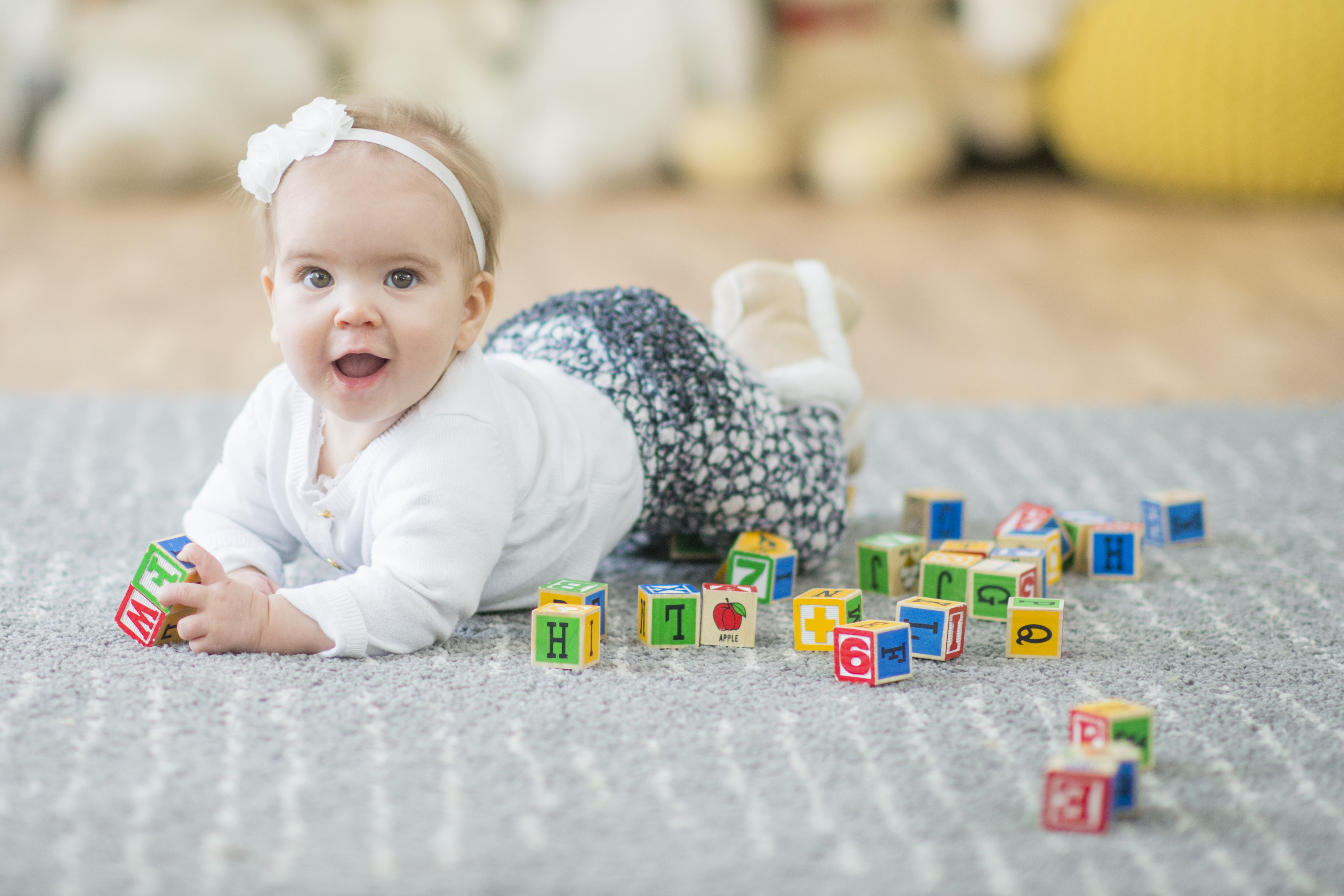 baby crawling age
