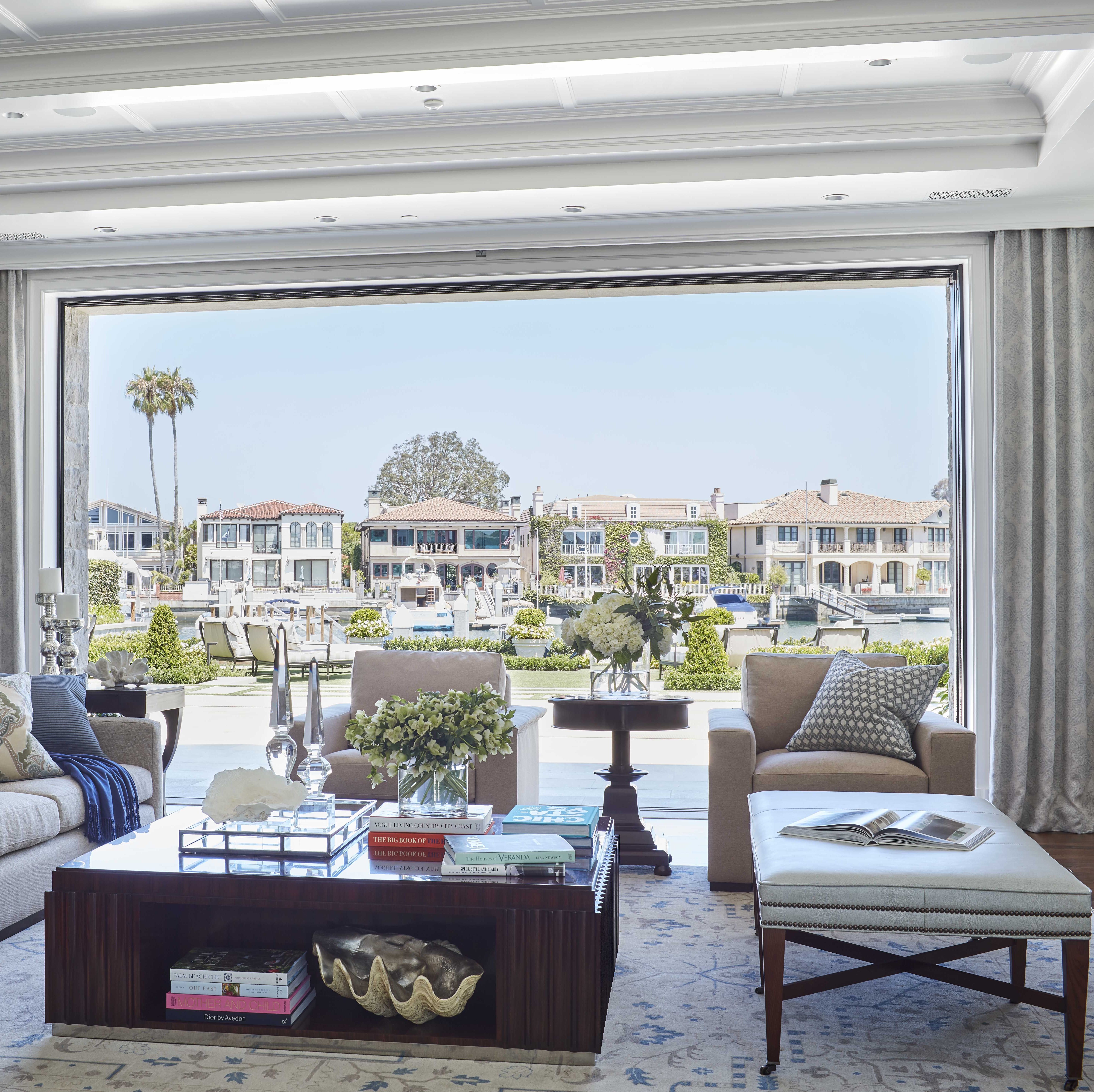 This California Home Has a Soaking Tub with Ocean Views