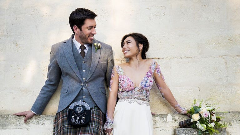 Drew Scott And Linda Phan Wedding Property Brothers Drew Scott And Linda Phan S Wedding In Italy