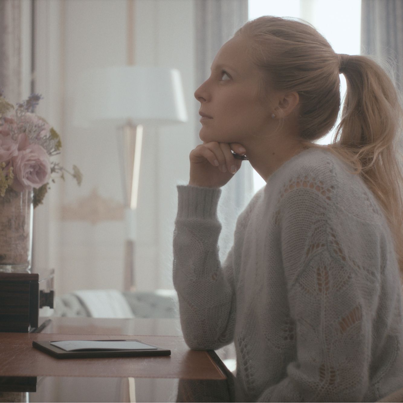 Dree Hemingway Writes a Video Love Note pictures Dree Hemingway Writes a Video Love Note photo