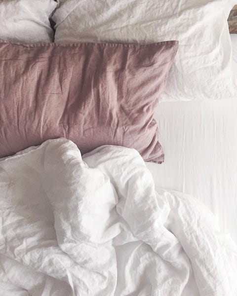 Snap Sheets Can Save You Valuable Bed Making Time Here S How They Work - How To Get Your White Bedding Again Snap Sheets Can Save You Valuable Bed Making Time Here S How They Work - How To Get Your White Bedding Again