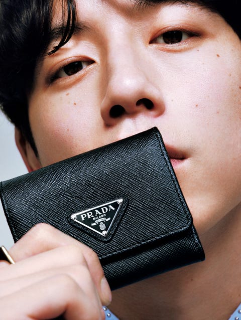 流行のアイテム PRADA 財布