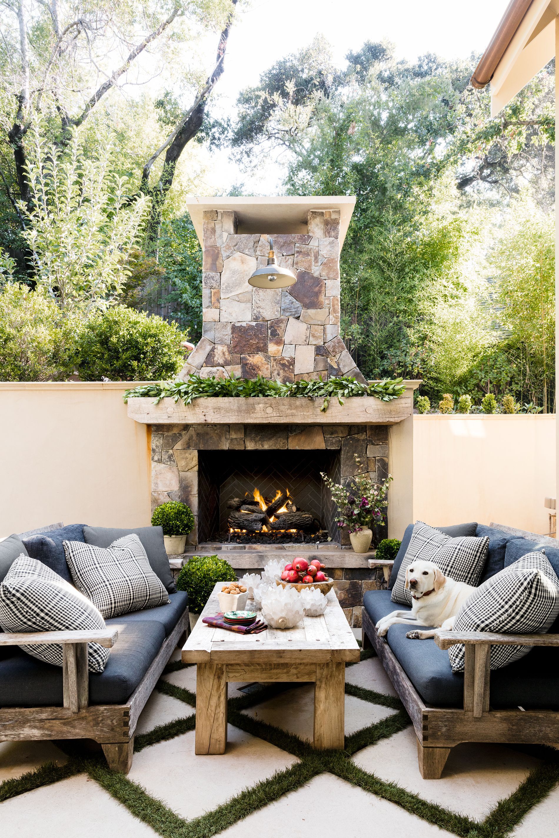 22 Outdoor Fireplaces That Will Keep You Warm All Night Outdoor