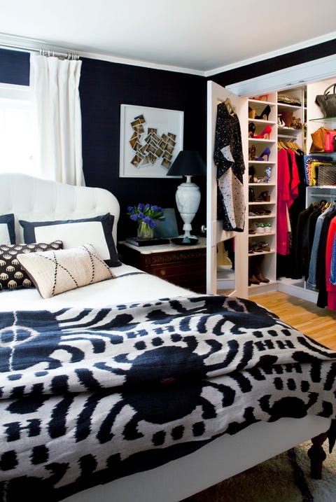 Black and white bedroom