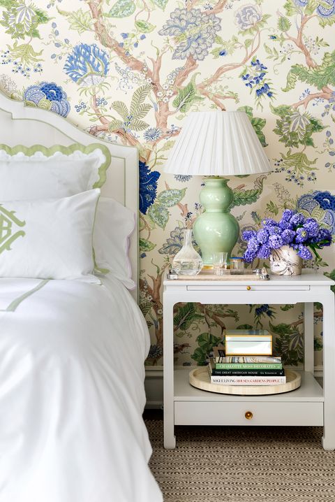 27 Bold Bedroom Wallpaper Ideas We Love - Timeless Bedroom Decorating Ideas