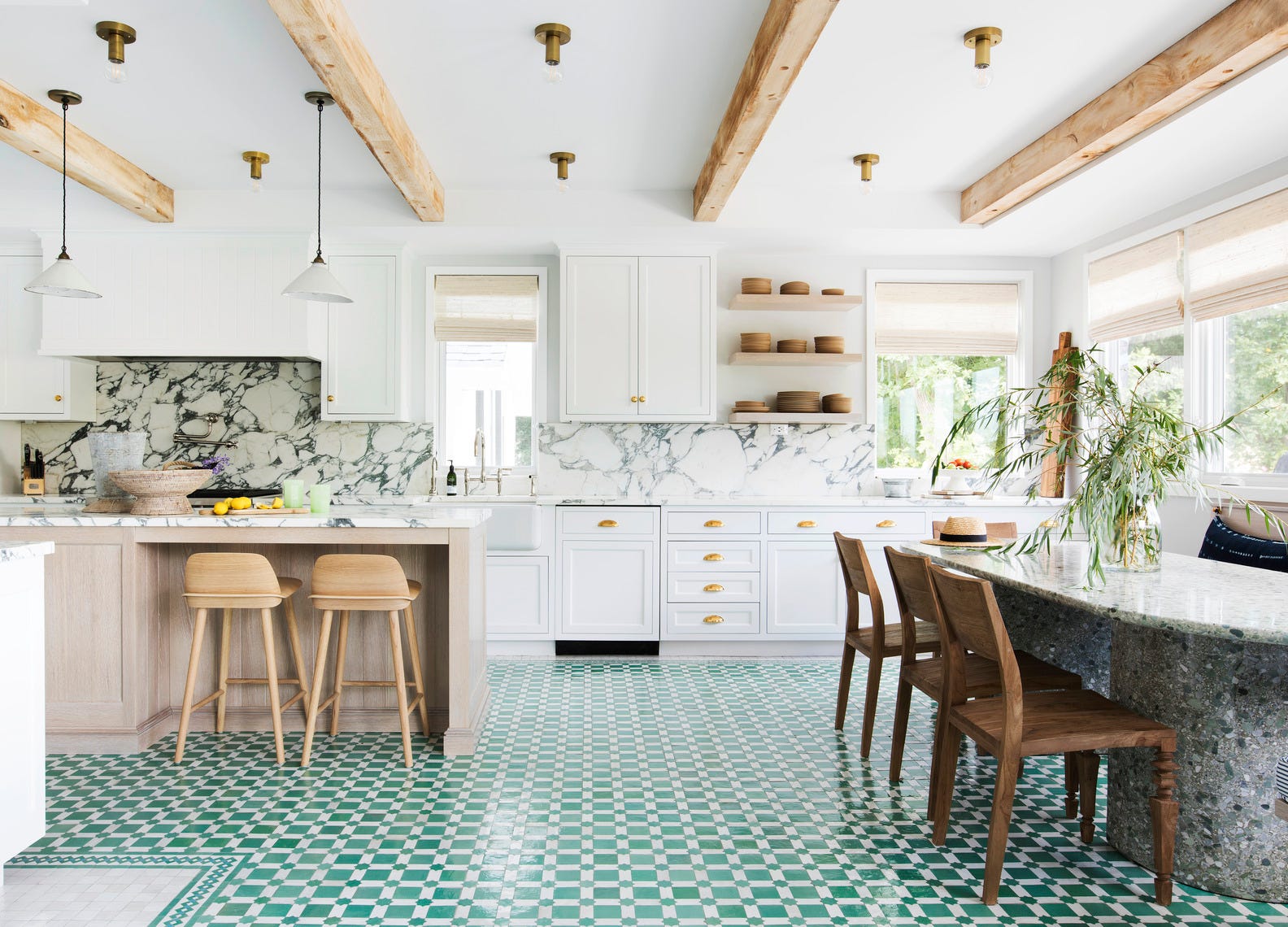 25 Trending Kitchen Floor Ideas That Look Great And Will Last for Years