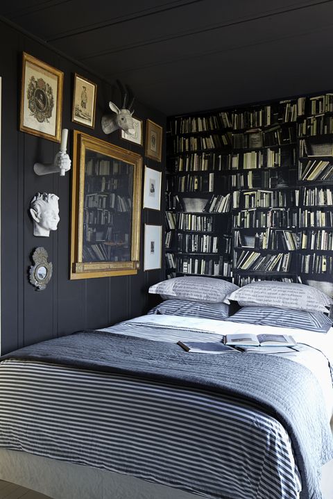 Monochrome bedroom décor
