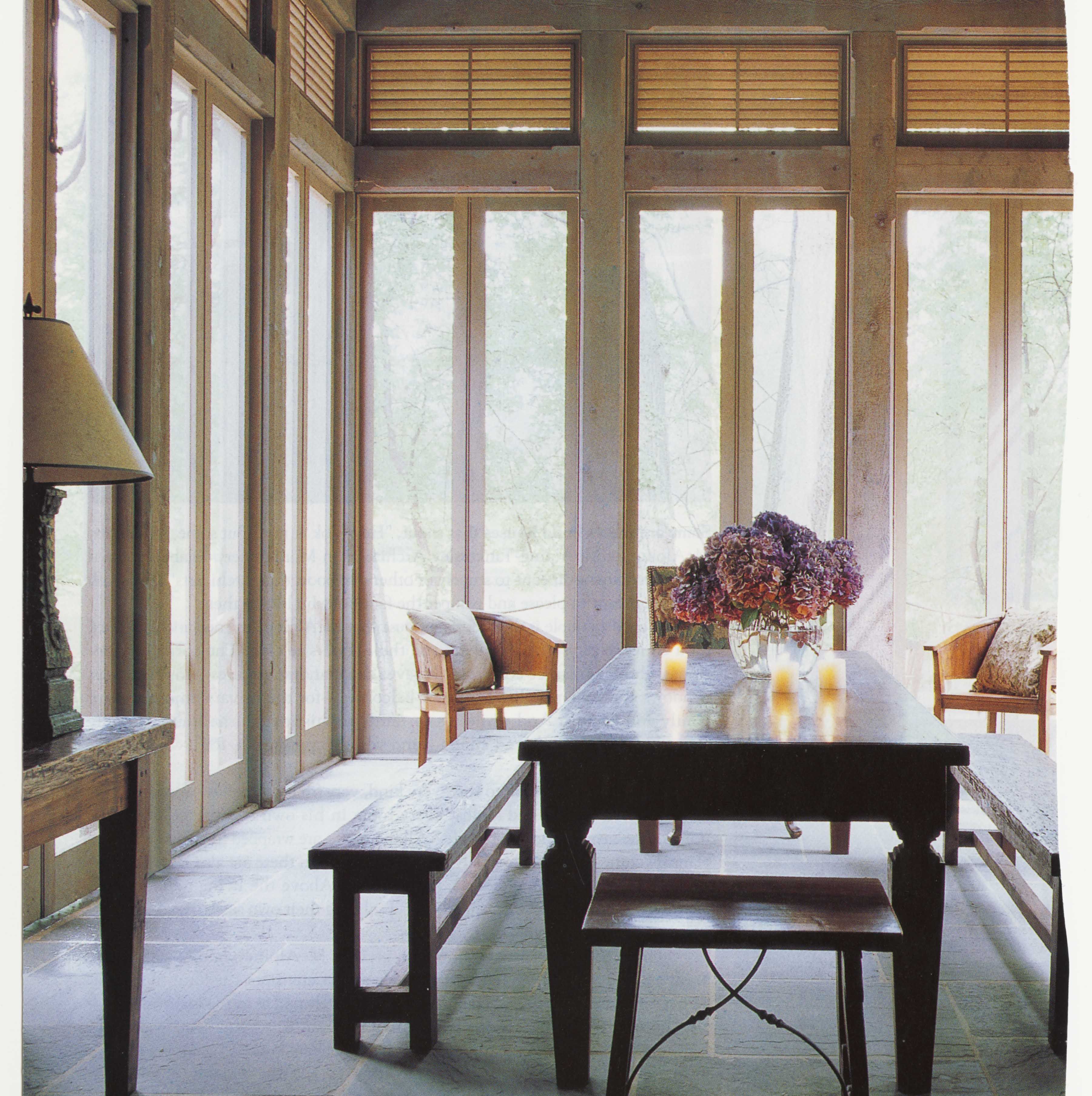 This Screened-In Porch From 1999 Has the Coziest Seating for Big Groups