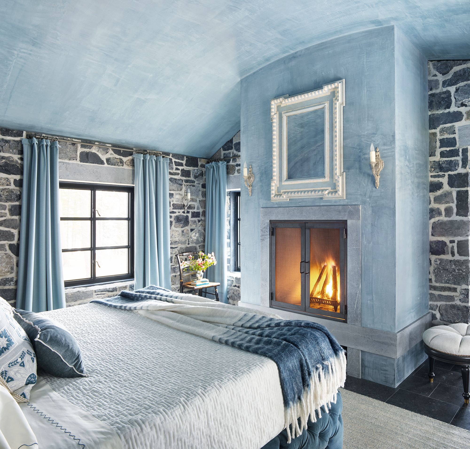 Cozy Bedroom Fireplace Decor Ideas