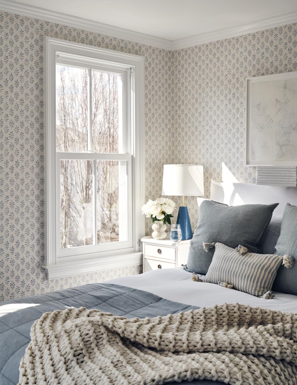 pale grey bedroom walls