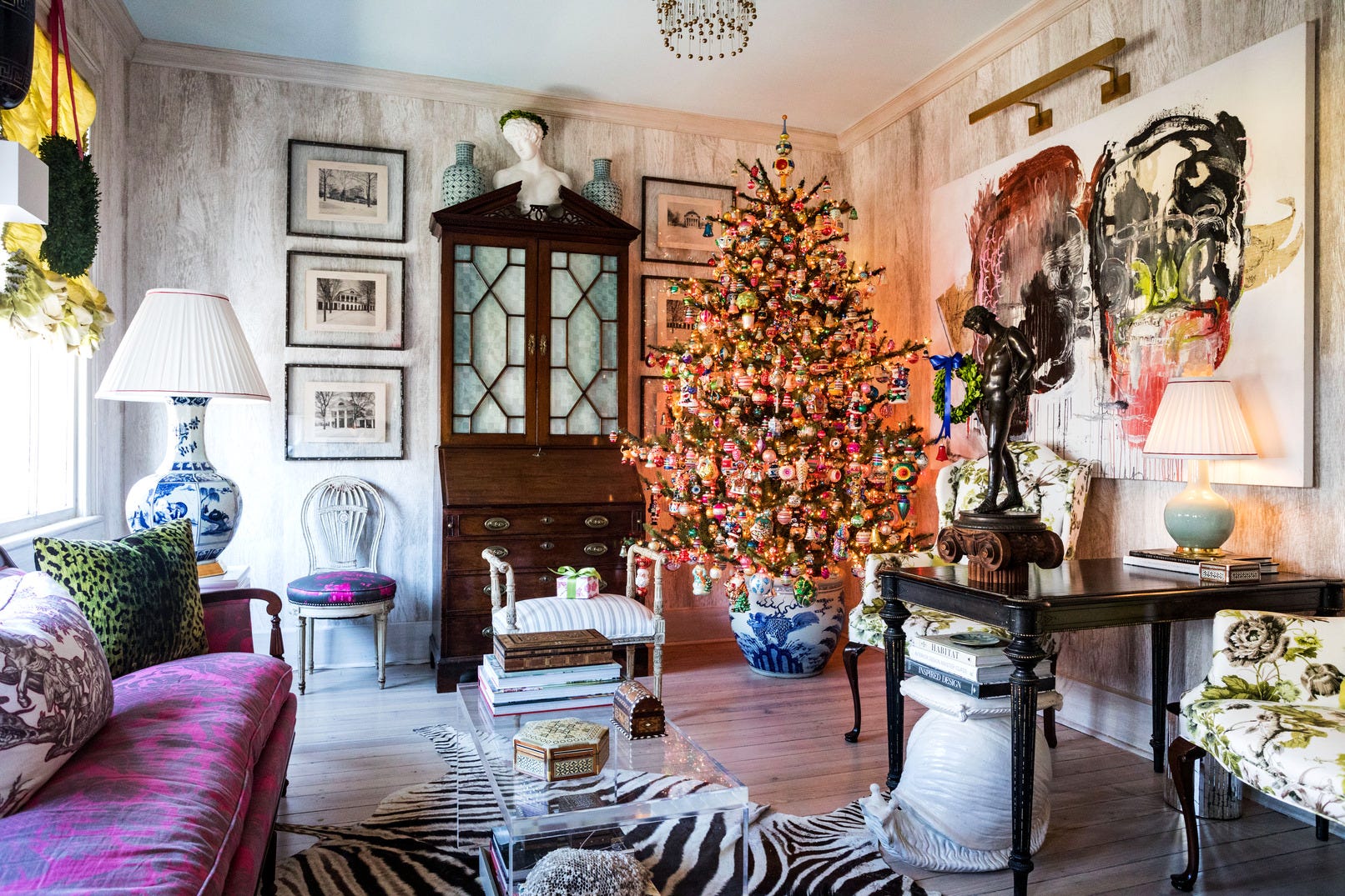 30 Festive Christmas Tree Themes to Try Out This Holiday Season