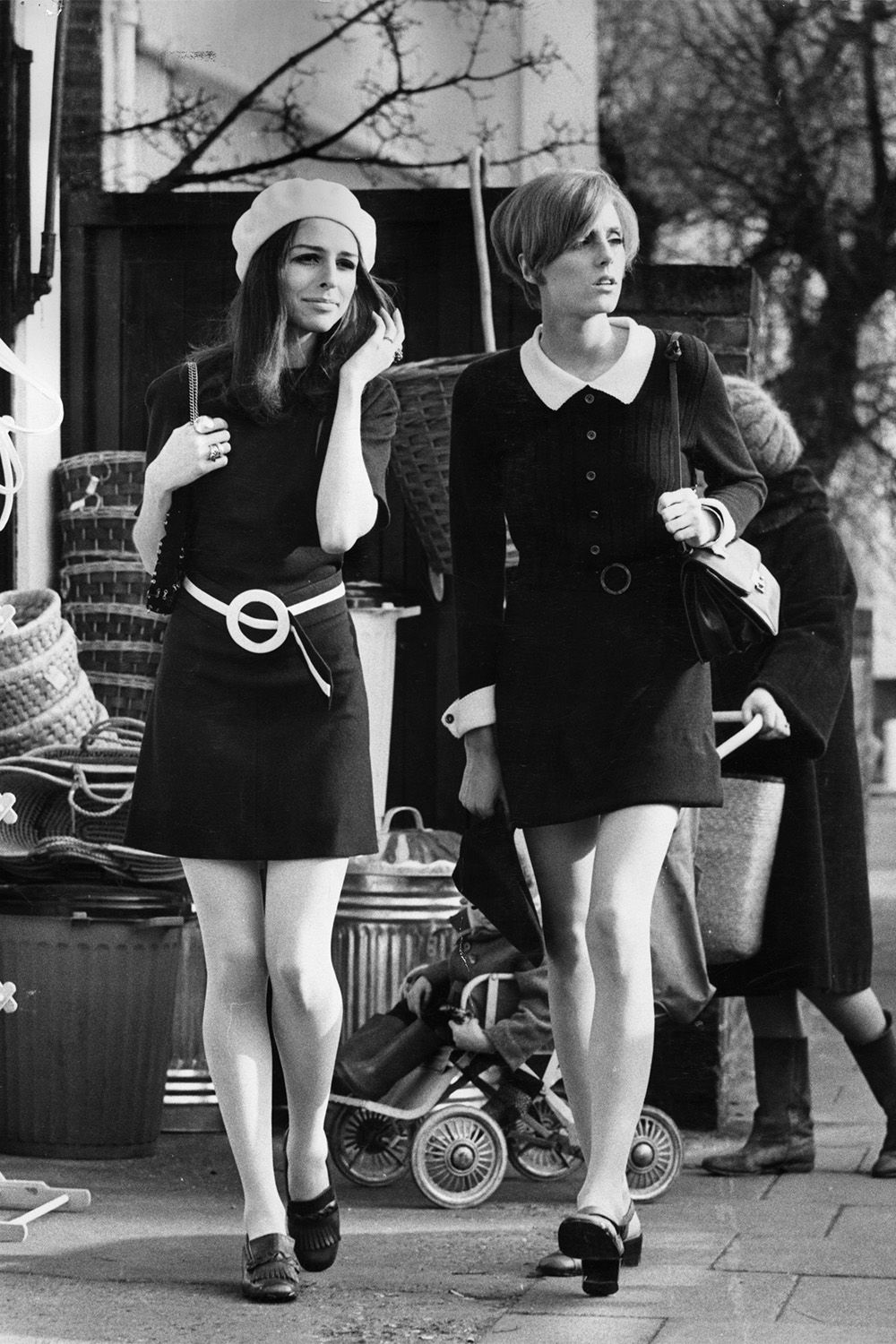 Hbz 1960s Fashion 1968 Gettyimages 3349361 1498062747 
