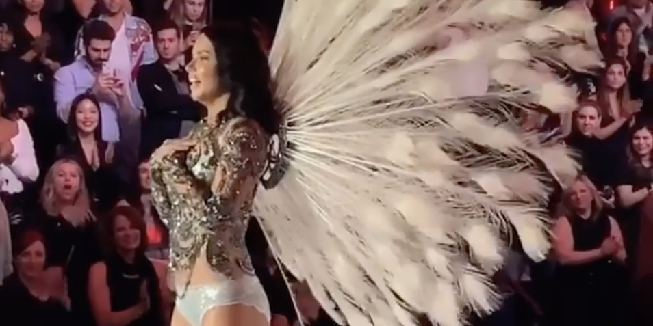 Watch Adriana Limas Final Walk For The Victorias Secret Fashion Show