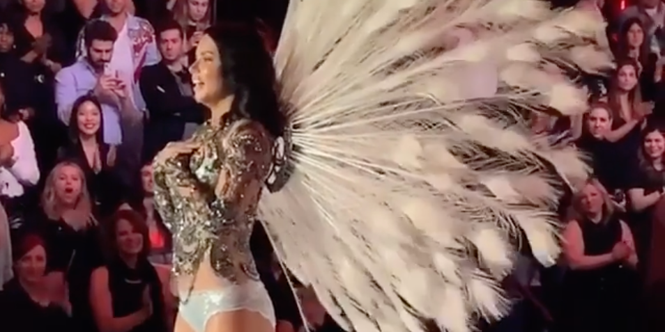 Watch Adriana Lima's Final Walk for the Victoria's Secret Fashion Show