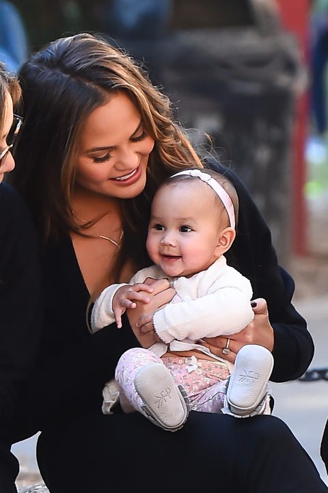 Chrissy Teigen Pregnancy Struggles Ivf Motherhood Parenting Interview