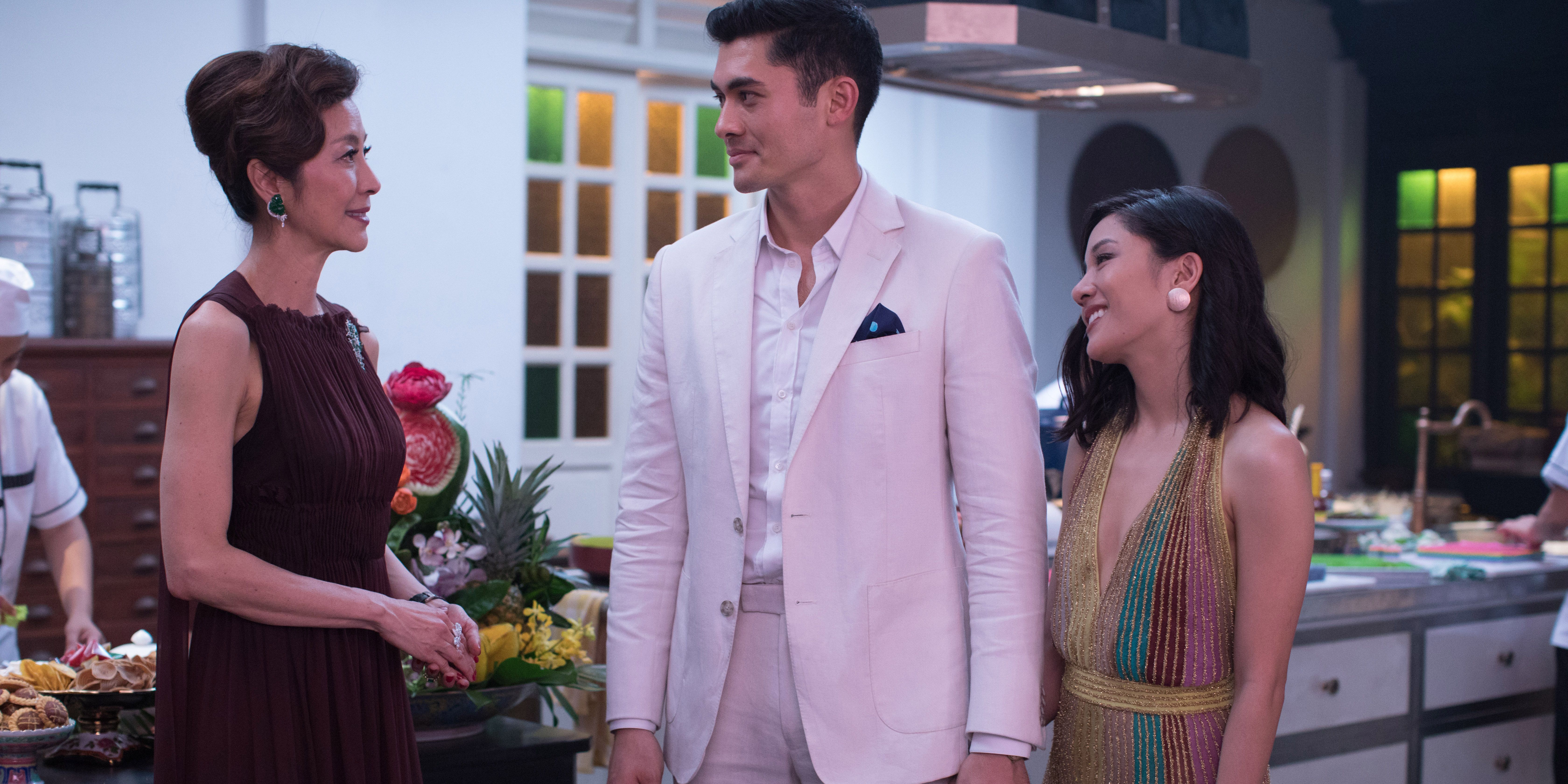 Watch Crazy Rich Asians Movie Trailer Sneak Peek At Crazy Rich Asians