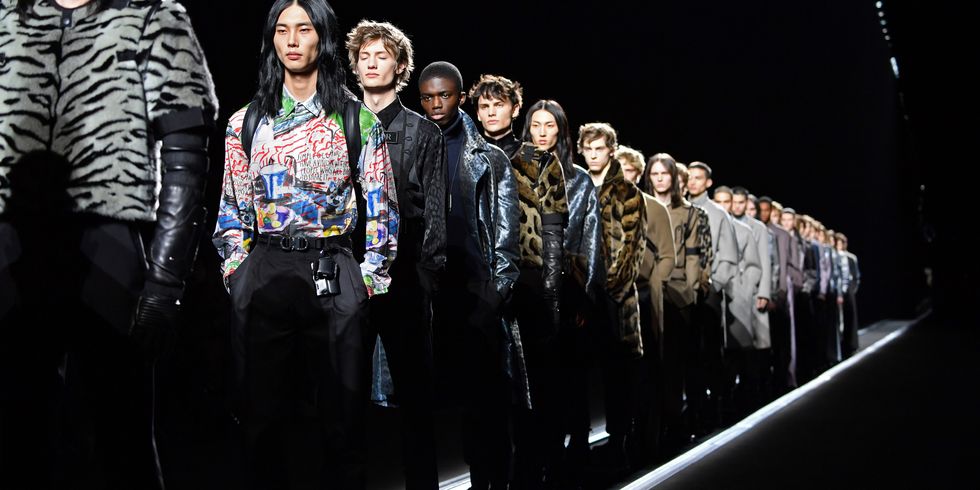 Models Stood On a Moving Conveyor Belt Runway at Dior Men's Fall 2019 Show
