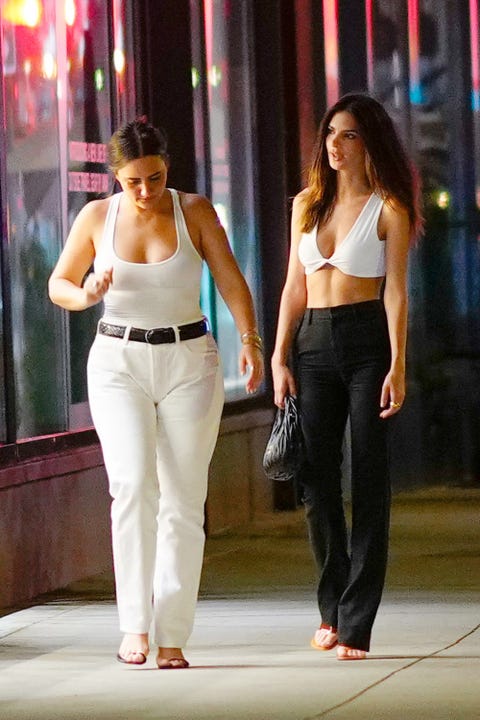Emily Ratajkowski’s Summer Styling Hack Turns a Bra into a Top Emily Ratajkowski’s Summer Styling Hack Turns a Bra into a Top