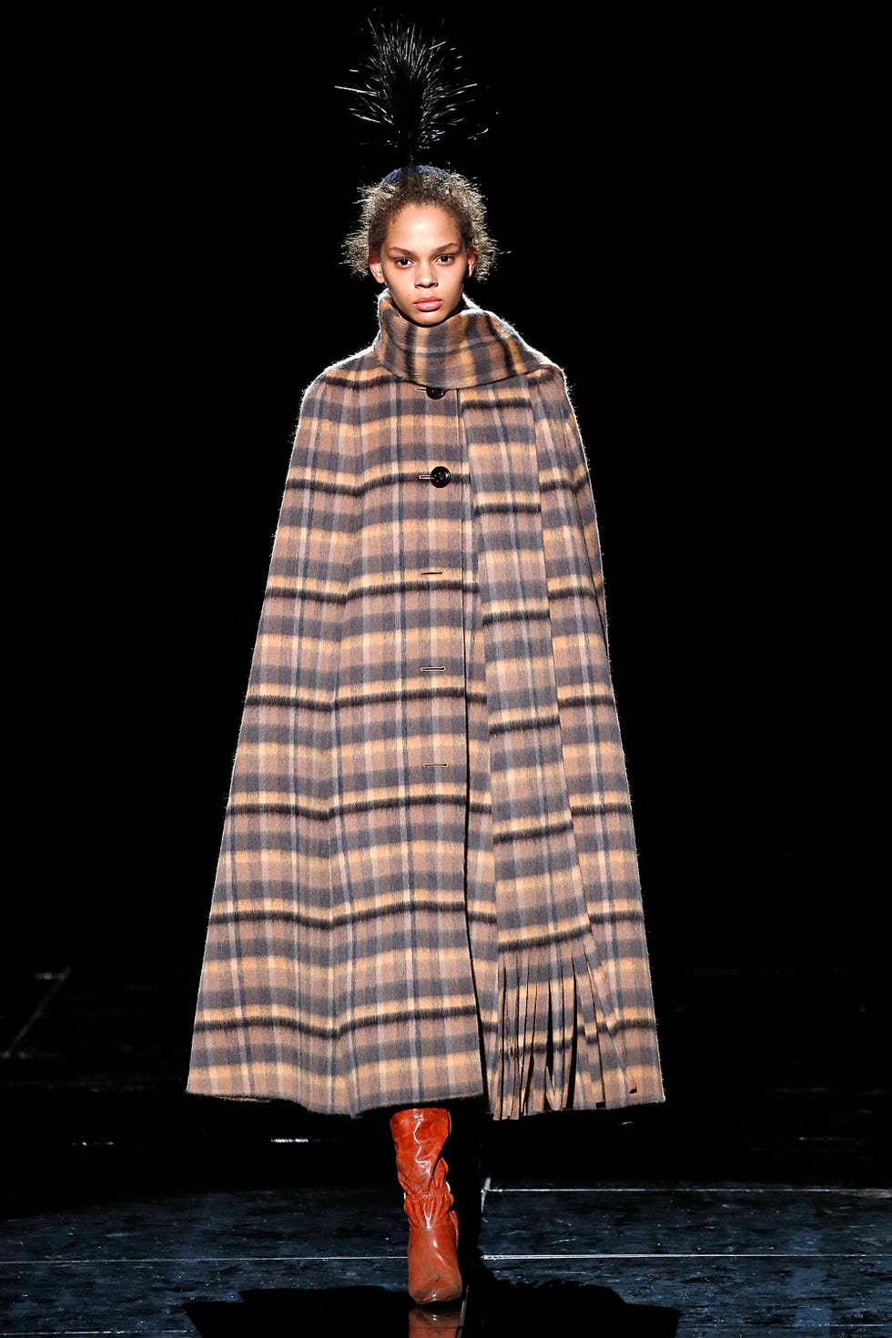 10 Tren Fashion Terbaru Terinspirasi dari Fall Runways 2019
