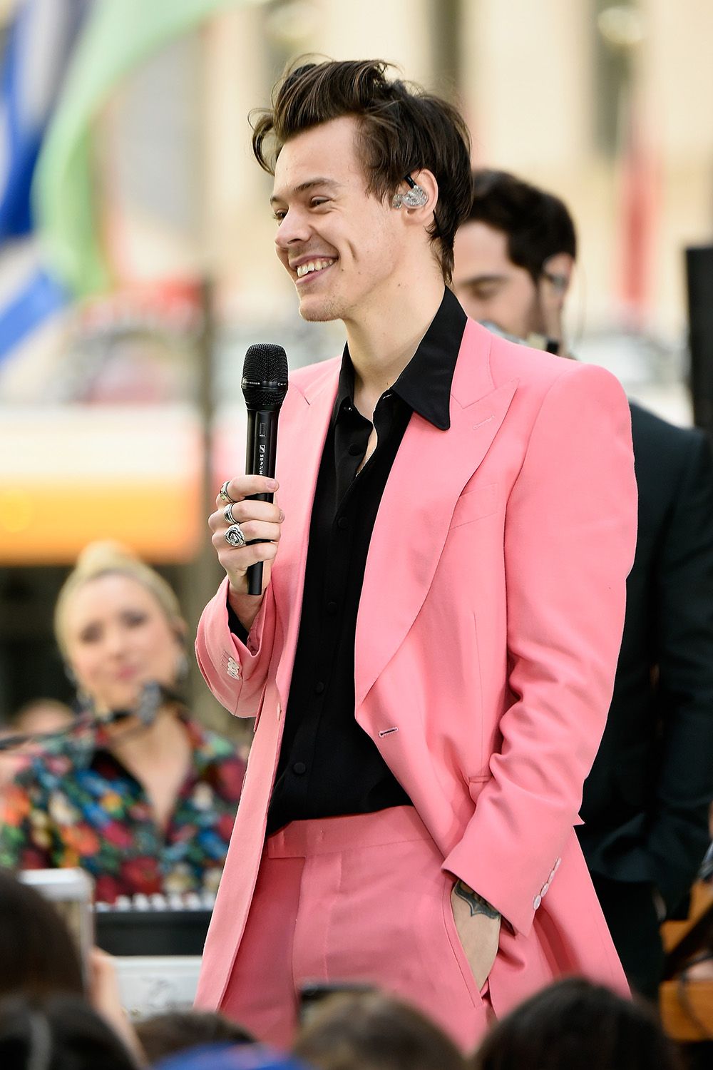harry styles pink gucci suit