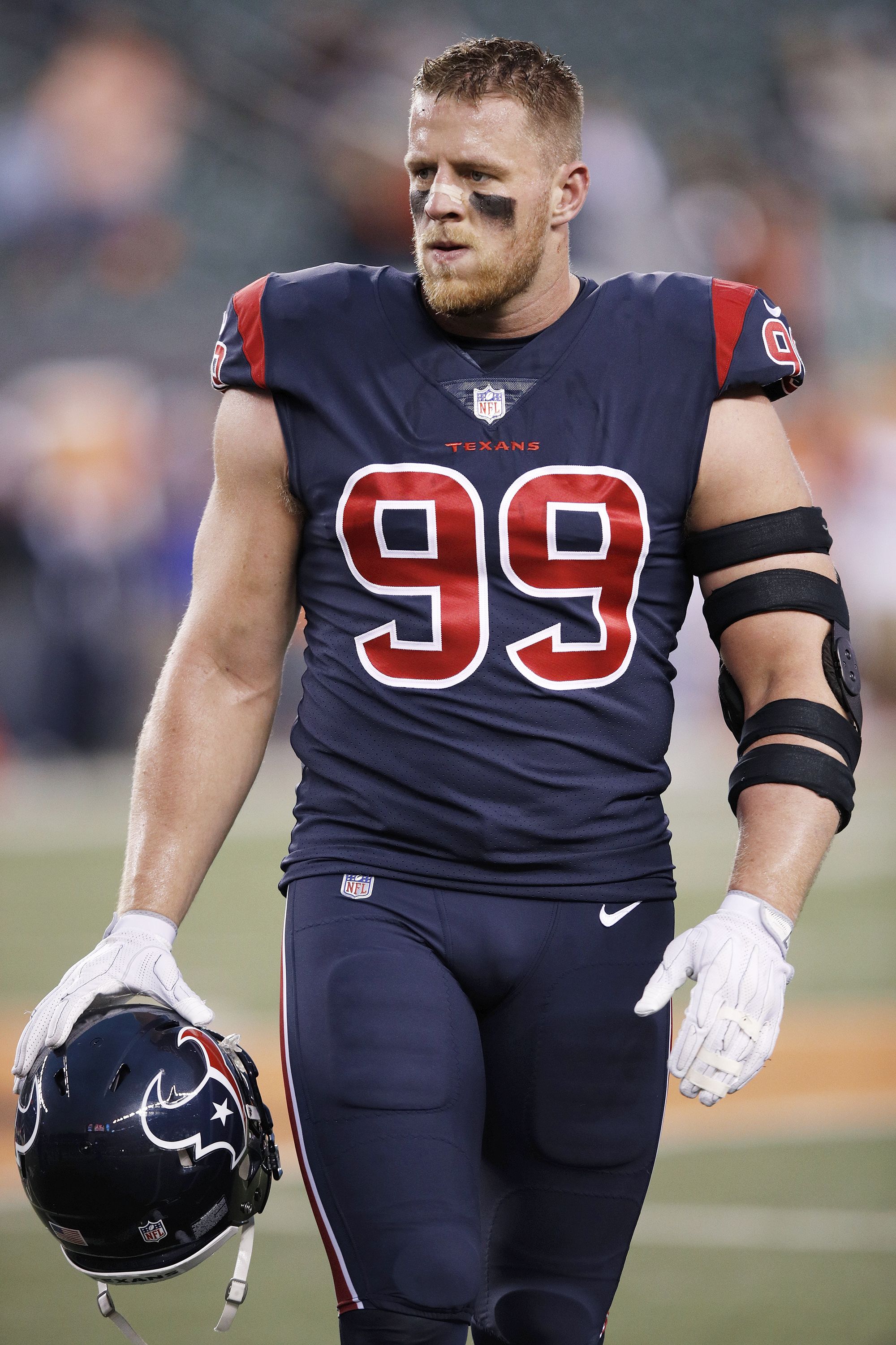 31 Hottest Nfl Football Players Hot Football Players To