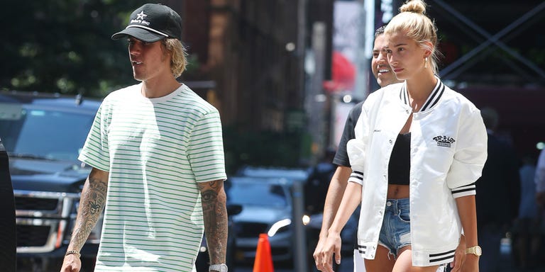 Hailey Baldwin Flaunts Her Massive Engagement Ring With Justin Bieber In Nyc 0127