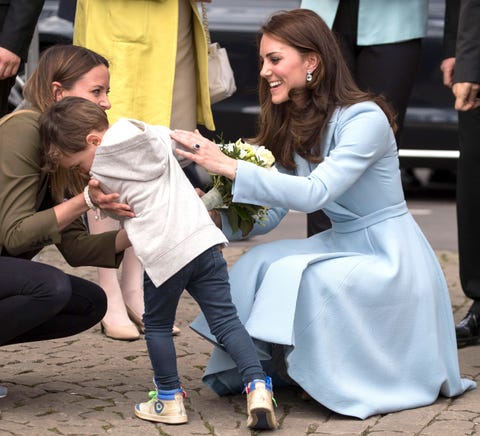 Boy Cries When He Meets Kate Middleton - Kate Middleton Meets Young Boy ...