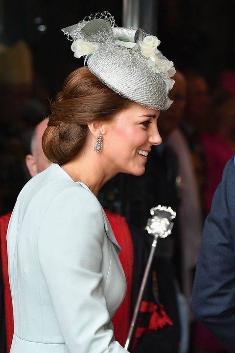 This Is Why Kate Middleton Likes To Wear Hairnets Kate Middleton Updo And Hairnet