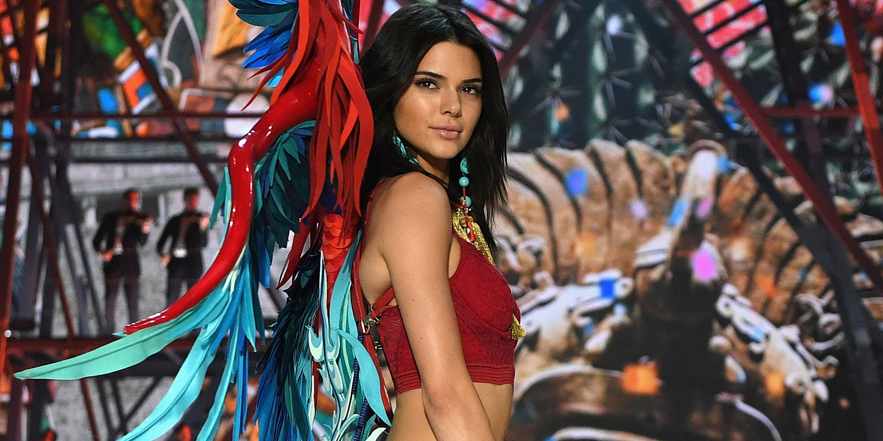 Kendall Jenner Not Walking Victorias Secret Fashion Show