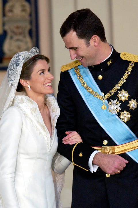 hbz-king-felipe-queen-letizia-cute-moments-2004-gettyimages-52115536-1558543664.jpg?crop=1xw:1xh;center,top&resize=480:*