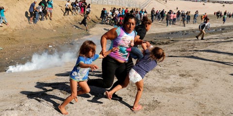 Tear gas assylum seekers mexico border