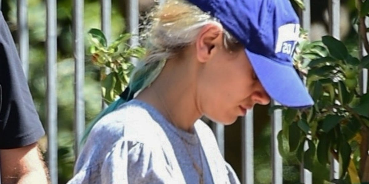 Mila Kunis Just Debuted Bleach Blonde Hair - Mila Kunis Hair Color