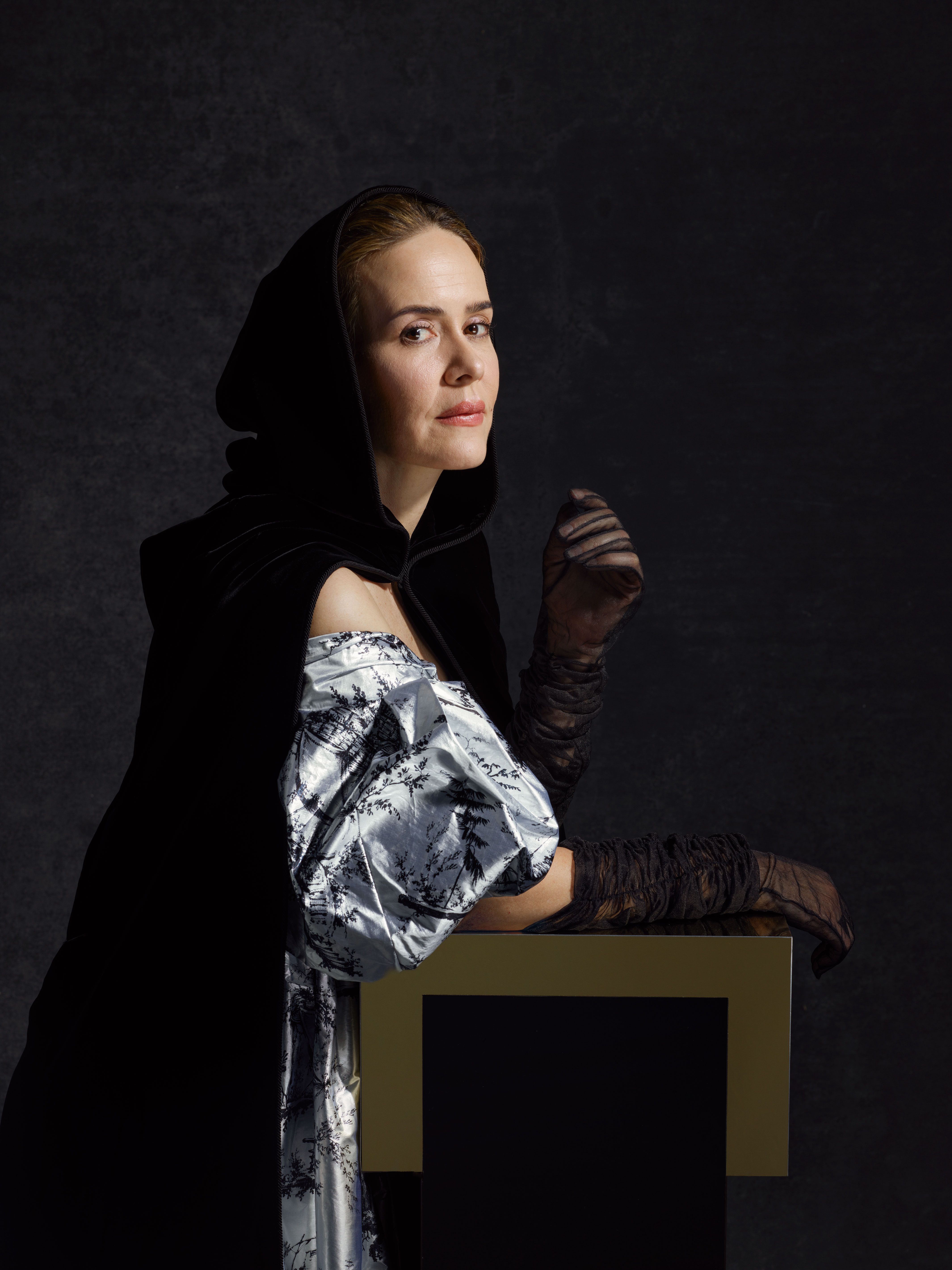 hbz-october-2020-sarah-paulson-08-1600646635.jpg