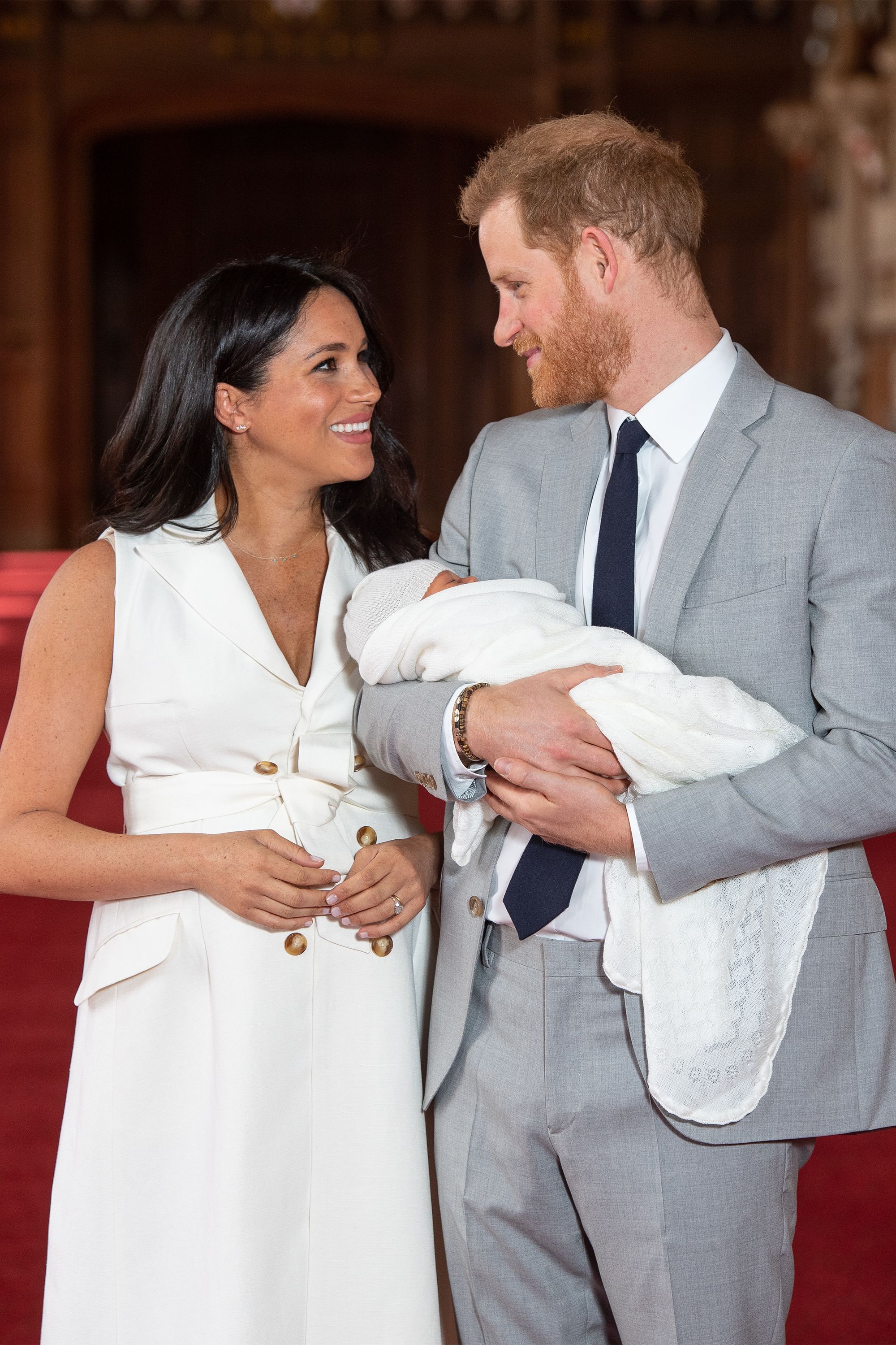 https://hips.hearstapps.com/hmg-prod.s3.amazonaws.com/images/hbz-prince-harry-meghan-markle-cute-moments-2019-05-gettyimages-1142167985.jpg?crop=1xw:1xh;center,top