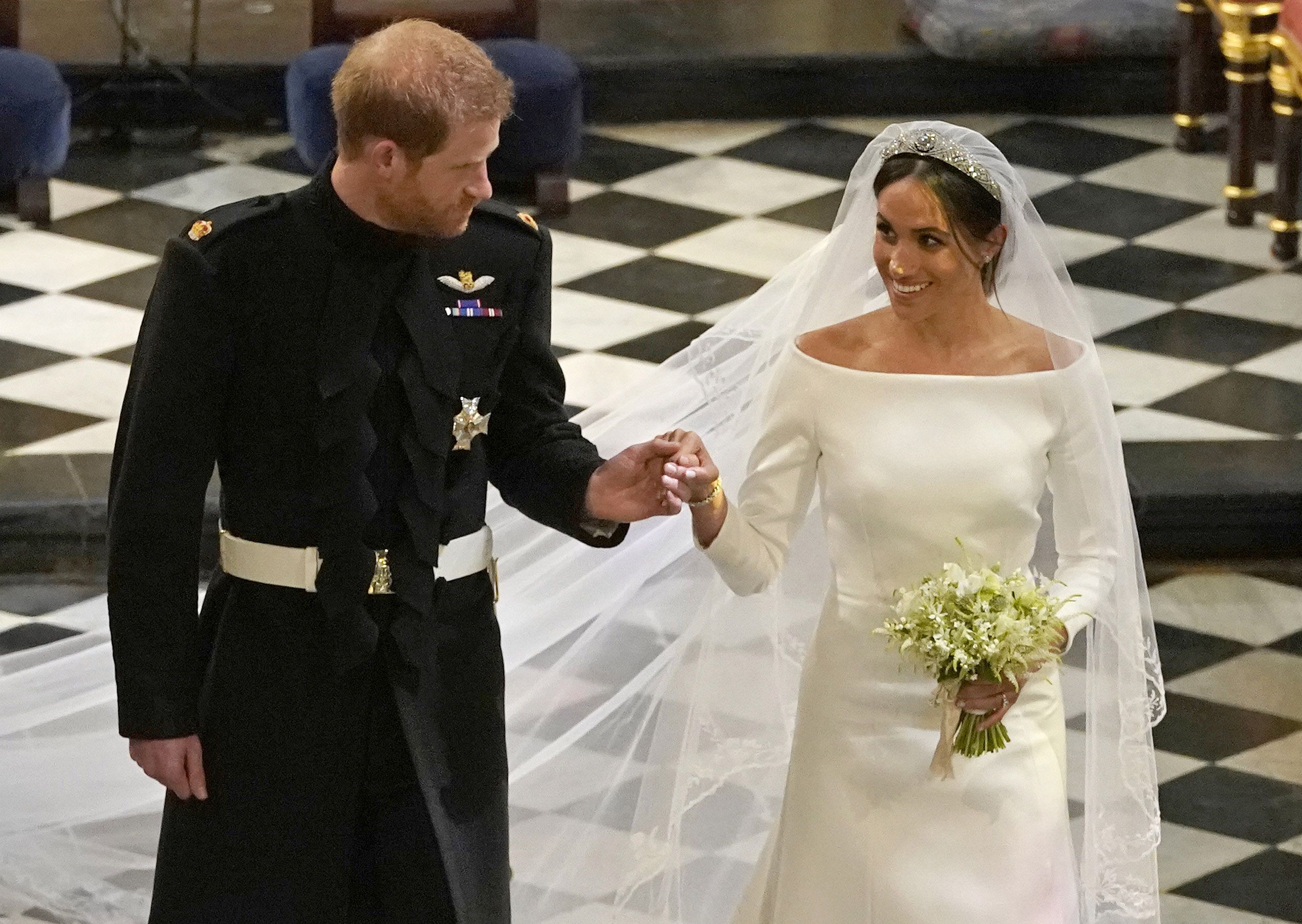 harry and meghan wedding dress