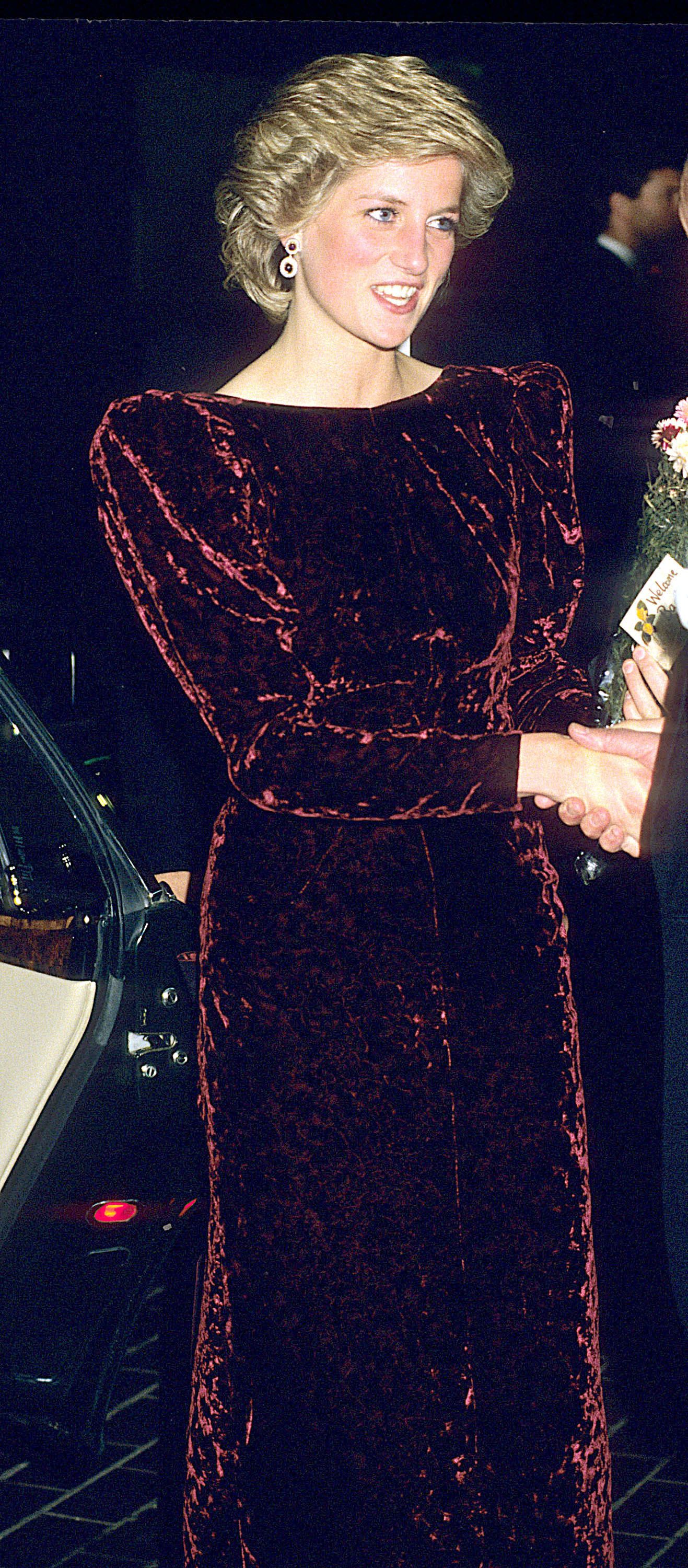 Princess Diana S Best Fashion Moments Di Style Timeline