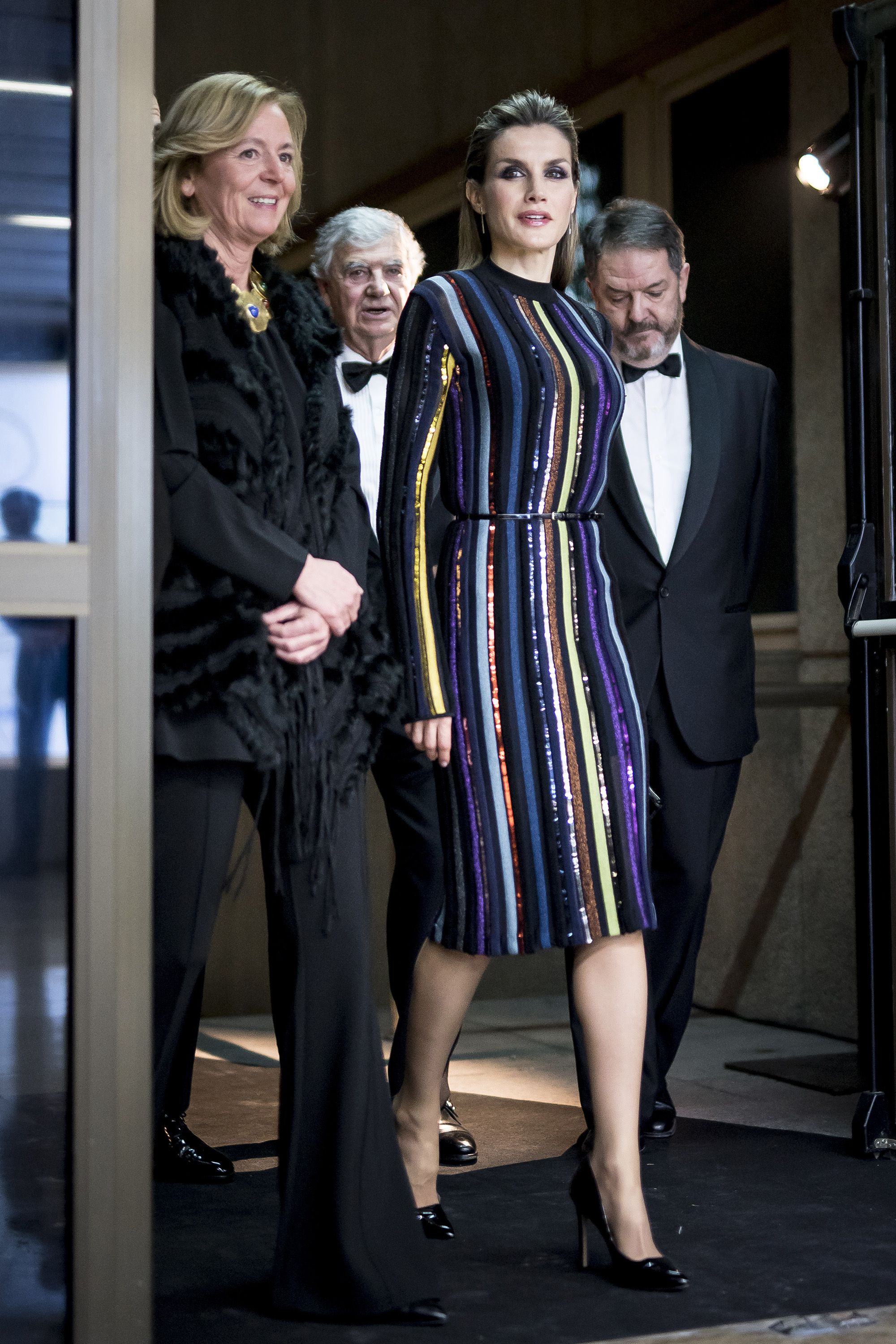 hbz-queen-letizia-style-2016-12-gettyimages-629523830-1527717437.jpg