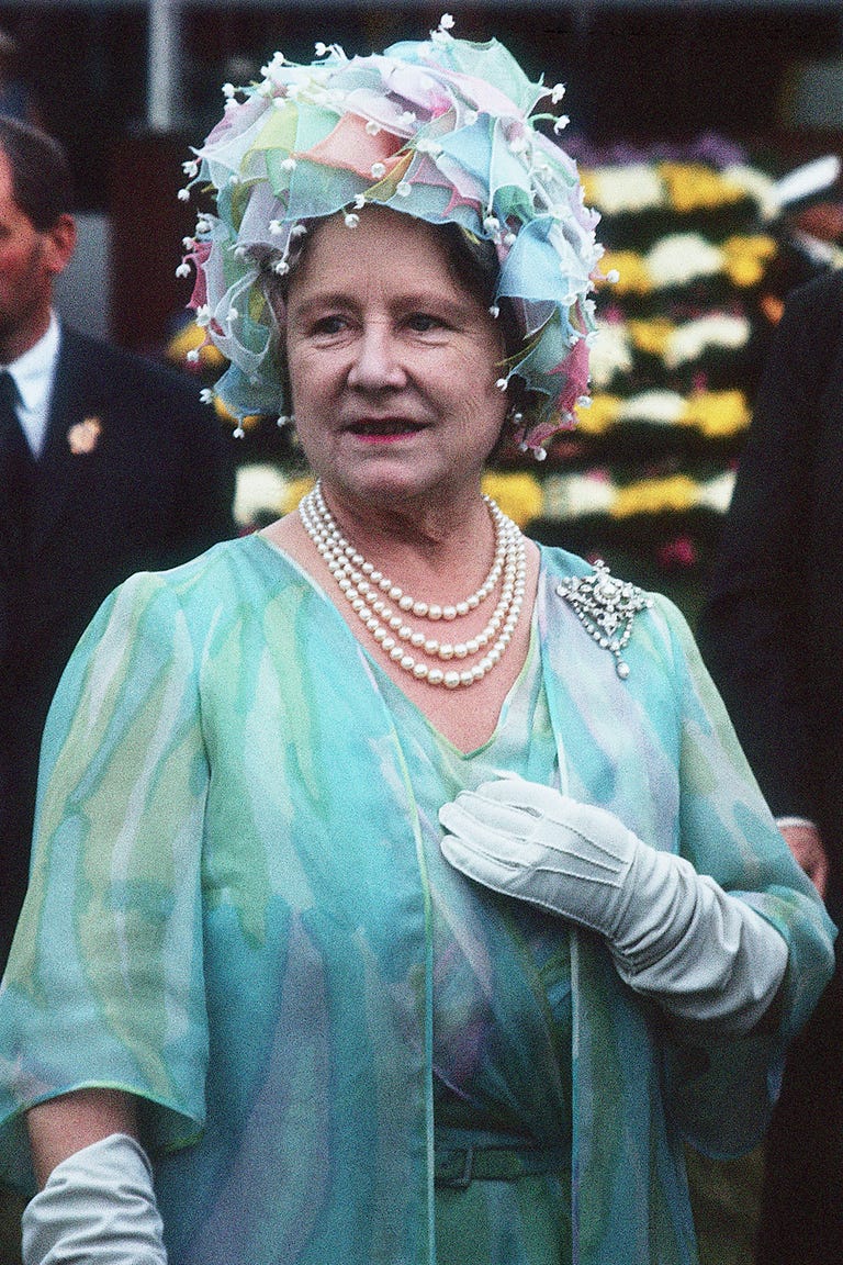 hbz-royal-hats-1970s-gettyimages-613463950-1531513839.jpg?resize=768:*