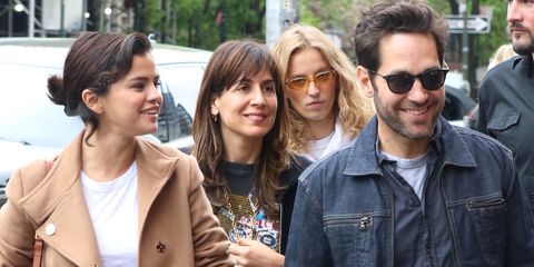 Selena Gomez, Justin Theroux, And Paul Rudd Hang Out In NYC