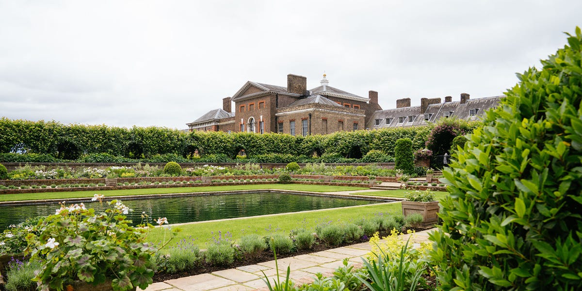 Voir la statue repensée du jardin du palais de Kensington de la princesse Diana