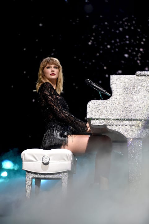 2017 DIRECTV NOW Super Saturday Night Concert In Houston - Taylor Swift Performance