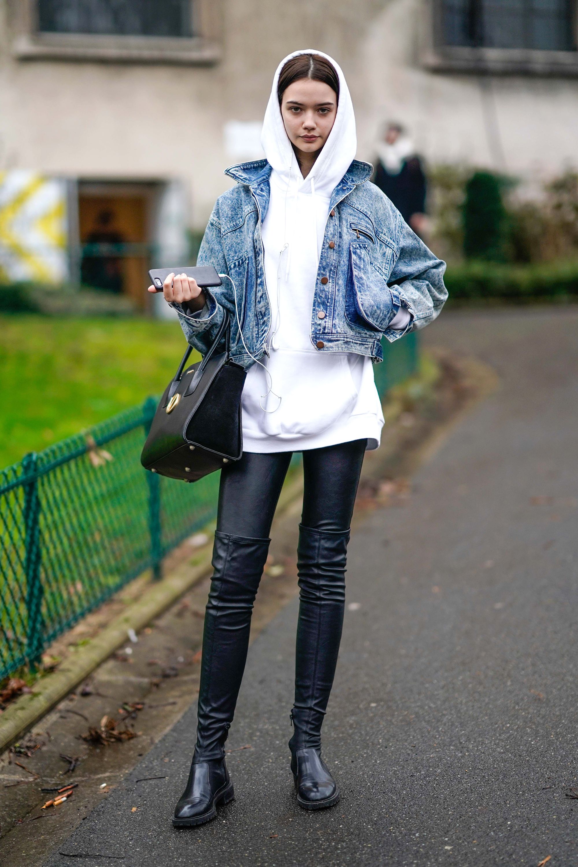 jean jacket and leggings outfit