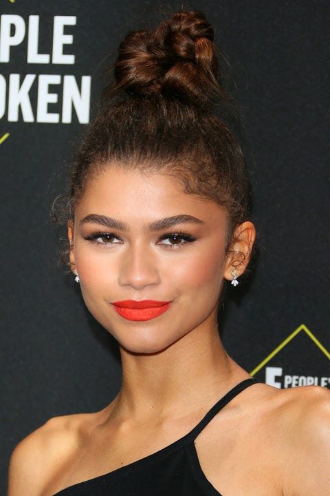 Valentine's Day Desk Date Hair Ideas - Cute Hairstyles for V-Day