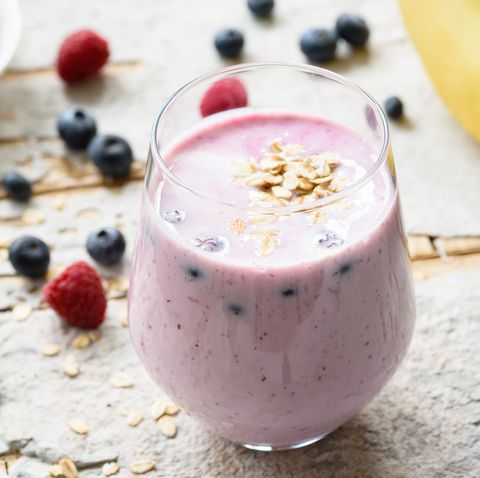 healthy berry smoothie with oats