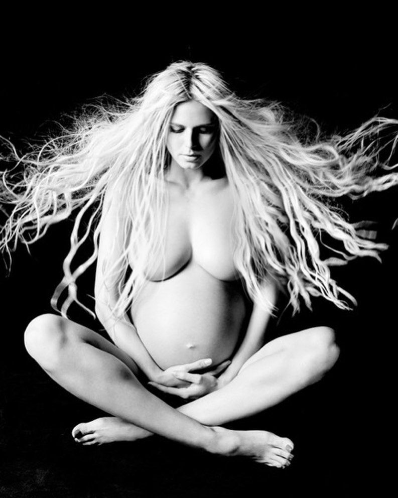 Beauty Nudism Galleries - Heidi Klum, 47, Shared a Never-Before-Seen Nude Maternity Photo