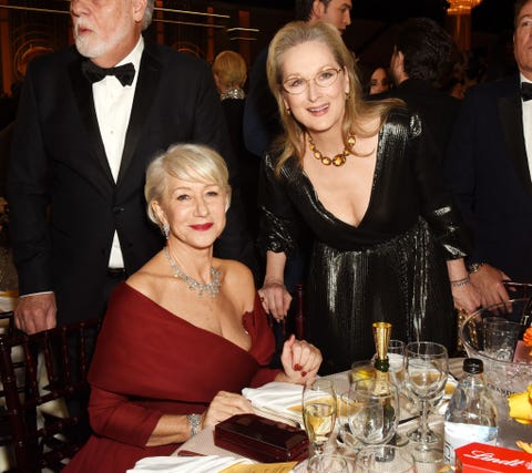 Meryl Streep Helps Helen Mirren With Her Broken Dress