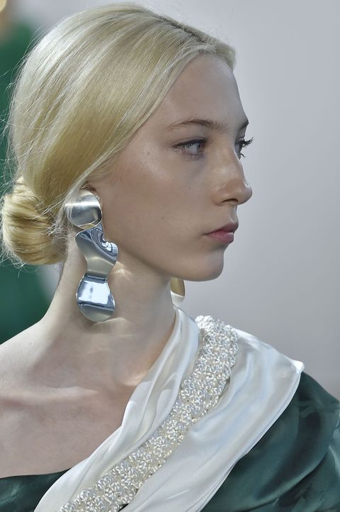 Biggest Jewelry Trends Fall 2019 - Earring, Necklace, and Bracelet ...